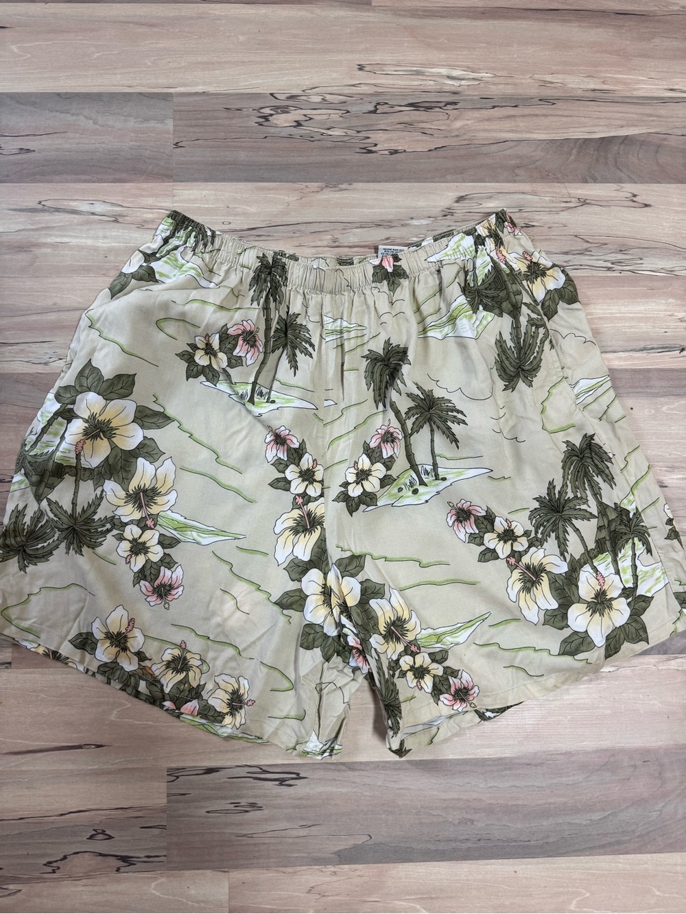 Vintage White Stag Rayon Hawaiian Floral Palm Tree Shorts XL Y2K 5.5” Inseam